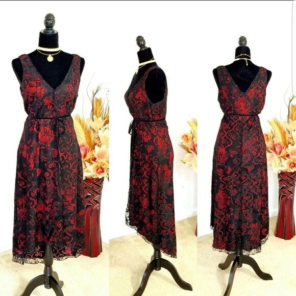 Bebe lace dress - Picture 1 of 7